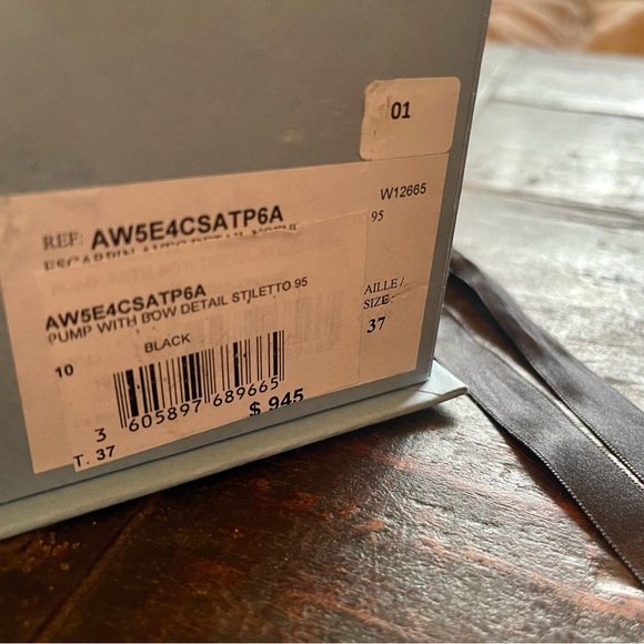 Lanvin Black Satin Bow Slingback Pumps, Size 7 - Picture 10 of 15